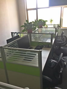 深圳辦公設(shè)備急轉(zhuǎn) 12套卡位屏風(fēng)、電腦、沙發(fā)、老板桌全套9成新低價(jià)轉(zhuǎn)讓